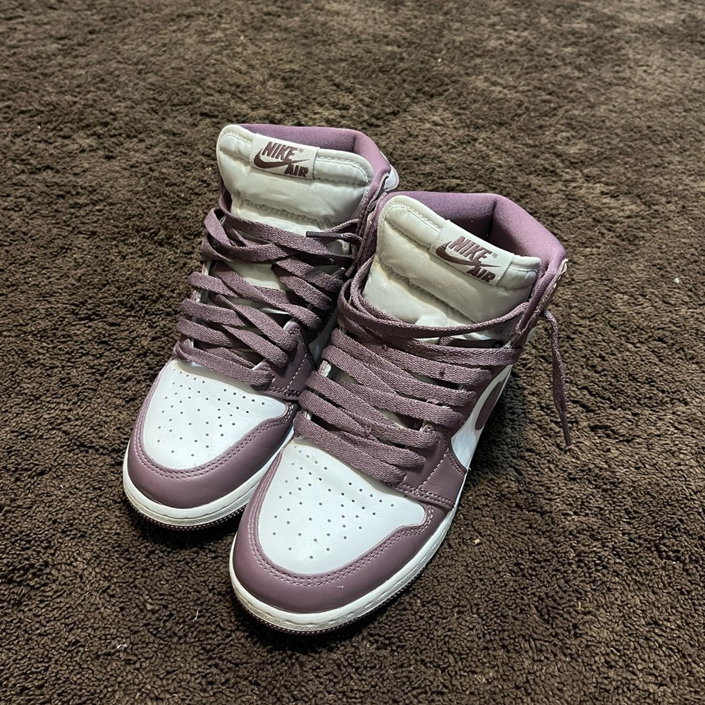🔥 Fresh Jordans Alert! 🔥
Air Jordan 1 Retro High OG – Size 5Y